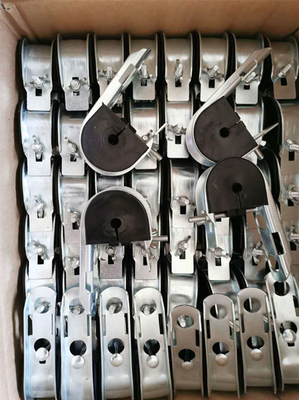 Material de inserción de neoprene protegido contra los rayos UV, abrazadera de suspensión de acero galvanizado para cable ADSS