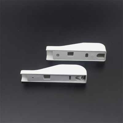 FTTH Tubo de pared fibra óptica cableado Ángulo de flexión de plástico en blanco con conector de clip