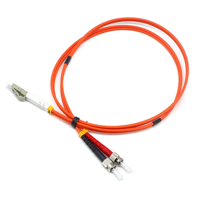 OM1 Cordón de parches de fibra óptica FTTH certificado CE APC de modo único