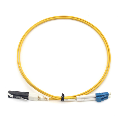 Cordón de parches de fibra óptica de modo único con PVC dúplex LC UPC a VF45 para soluciones de banda ancha de fibra