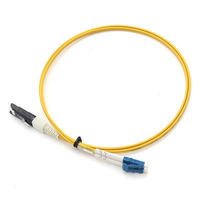 Cordón de parches de fibra óptica de modo único con PVC dúplex LC UPC a VF45 para soluciones de banda ancha de fibra