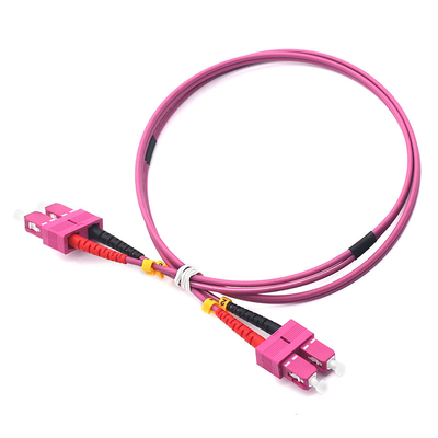 Cordón de parche de fibra óptica OM4 MM de alto rendimiento SC PC a SC PC para transmisión de datos sin fisuras
