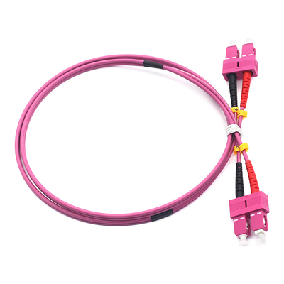 Cordón de parche de fibra óptica OM4 MM de alto rendimiento SC PC a SC PC para transmisión de datos sin fisuras