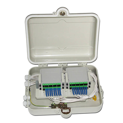 Caja de distribución de fibra óptica impermeable SMC 32 núcleos para uso al aire libre