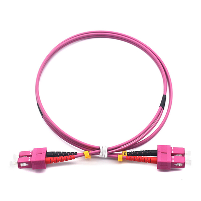Cordón de parche de fibra óptica OM4 MM de alto rendimiento SC PC a SC PC para transmisión de datos sin fisuras